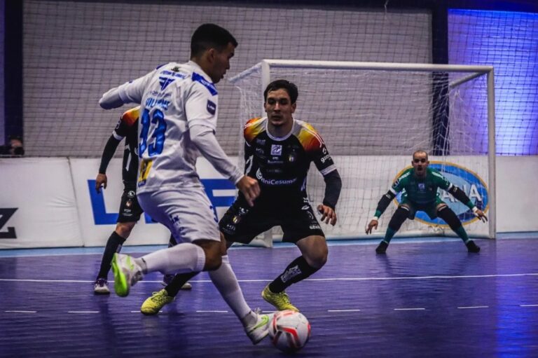 Joinville-goleia-Velez-Camaqua-6-x-1-LNF-2025