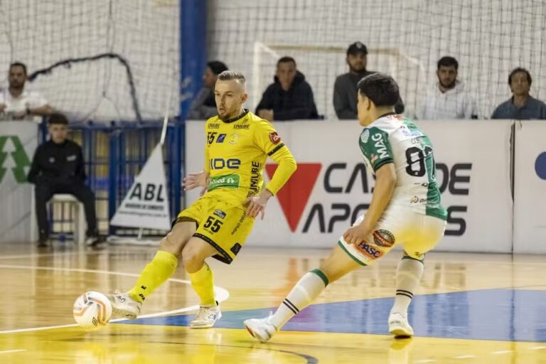 Praia-Clube-Futsal-vence-Marreco-LNF