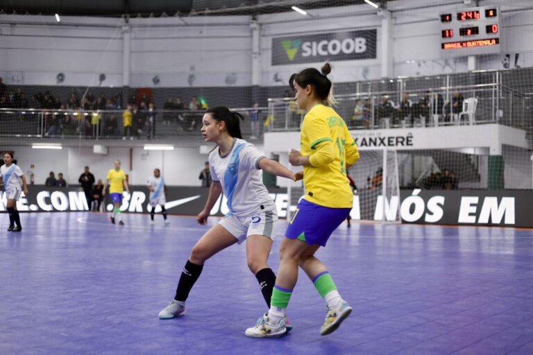 Selecao-brasileira-futsal-feminino-vence-estreia-torneio-internacional-2025